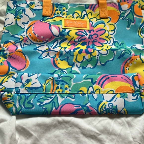 Lilly Pulitzer X Estée Lauder: Colorful Floral Tote Bag- coin/card pouch - Picture 15 of 16